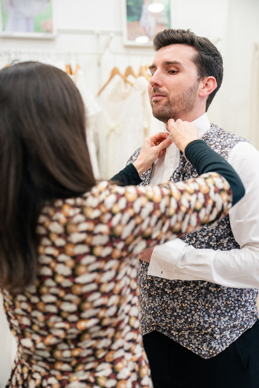 Mains de créatrice sur un tissu Liberty — chemise artisanale homme Made by Sol-credit-photographe-FREDERICGUIRADO-3 Mains de créatrice sur un tissu Liberty — chemise artisanale homme Made by Sol-credit-photographe-FREDERICGUIRADO-3