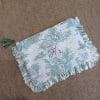 Pochette à volants toile de jouy verte